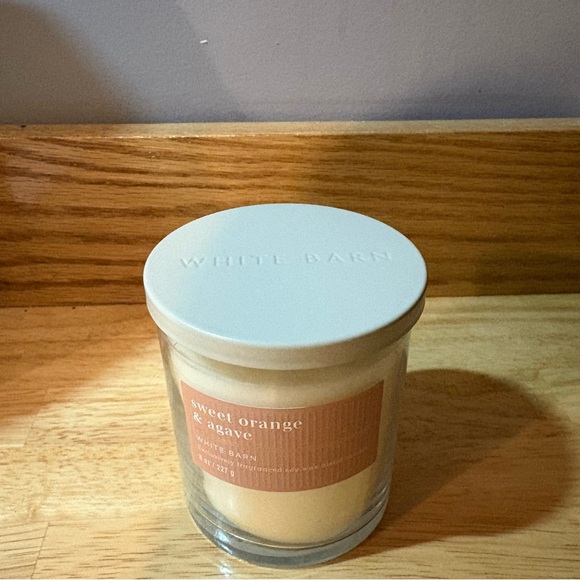 White Barn Sweet Orange & Agave Candle - Picture 2 of 4